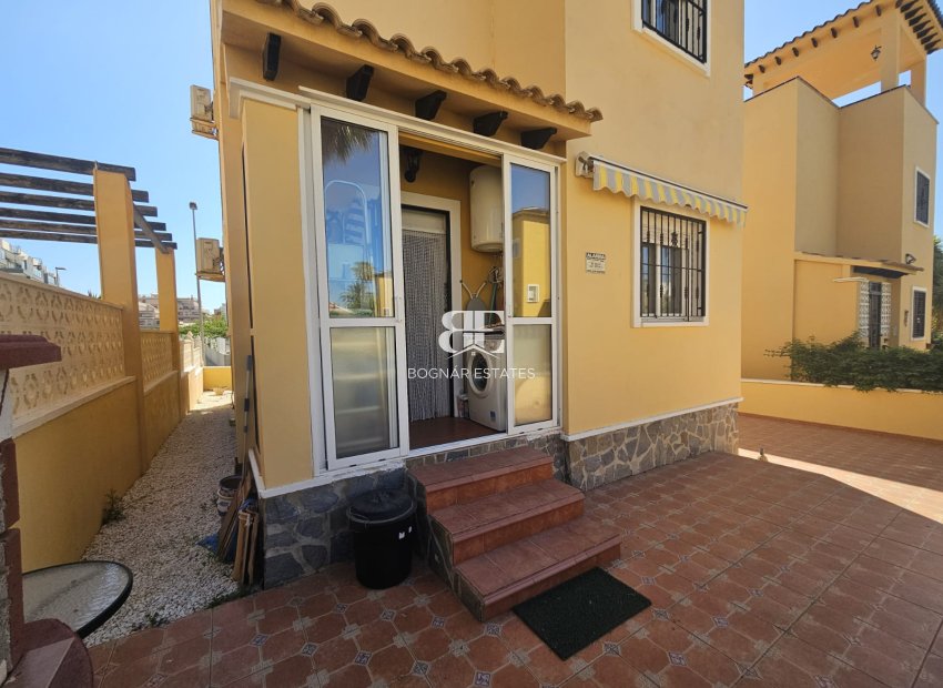 Resale - Villa -
Villamartín - Lomas del Golf