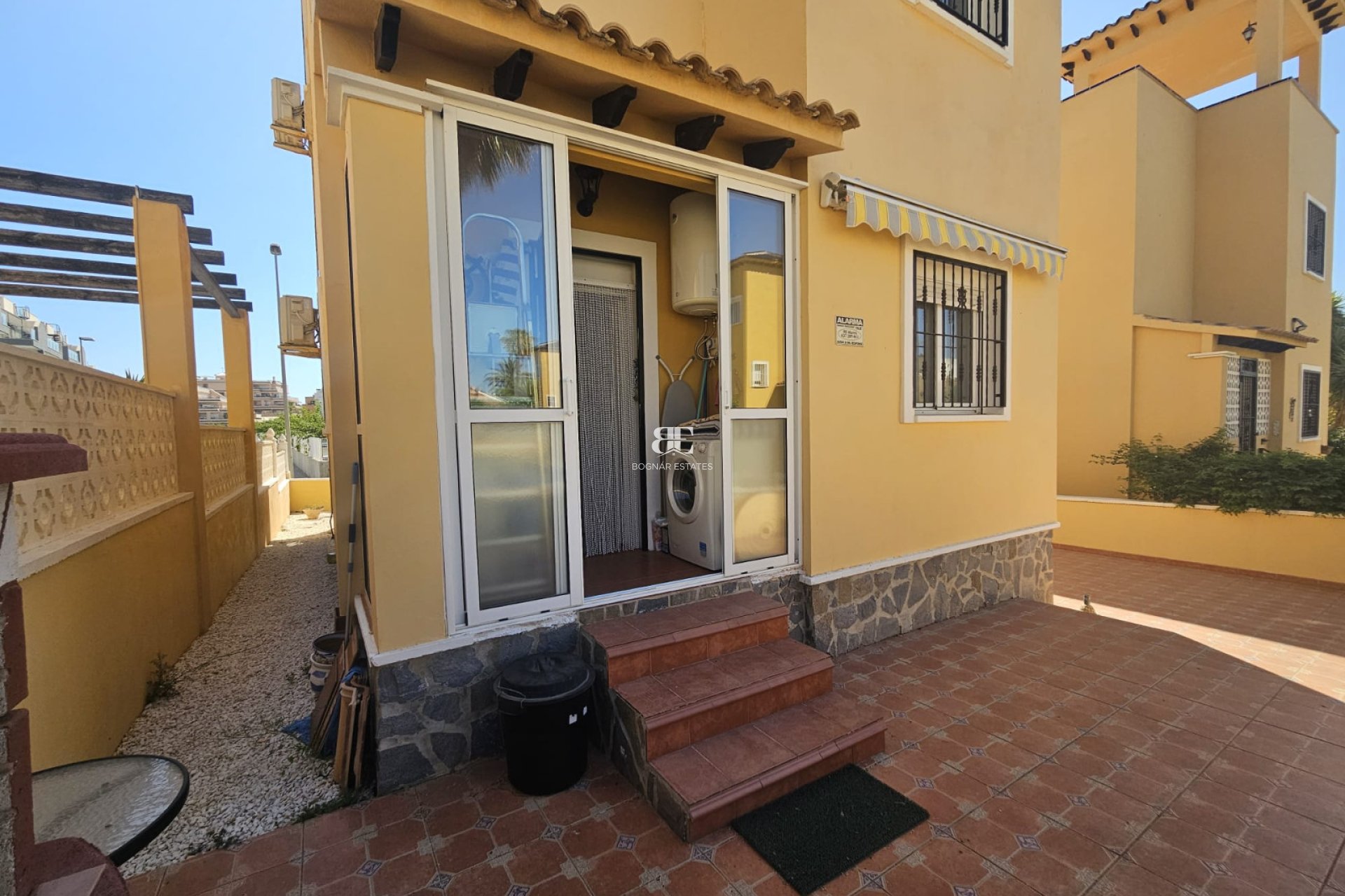 Resale - Villa -
Villamartín - Lomas del Golf