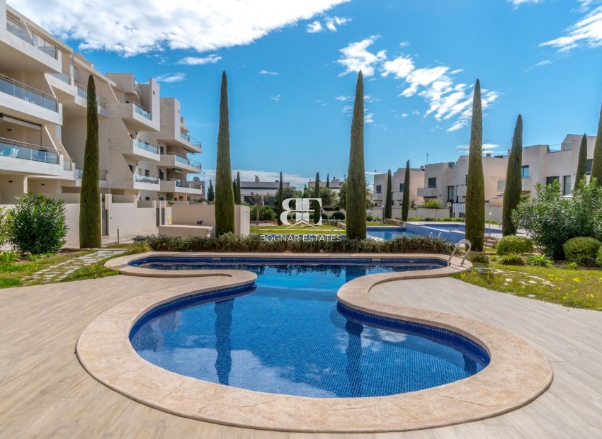 Resale - Villa -
Villamartín - Los Dolses