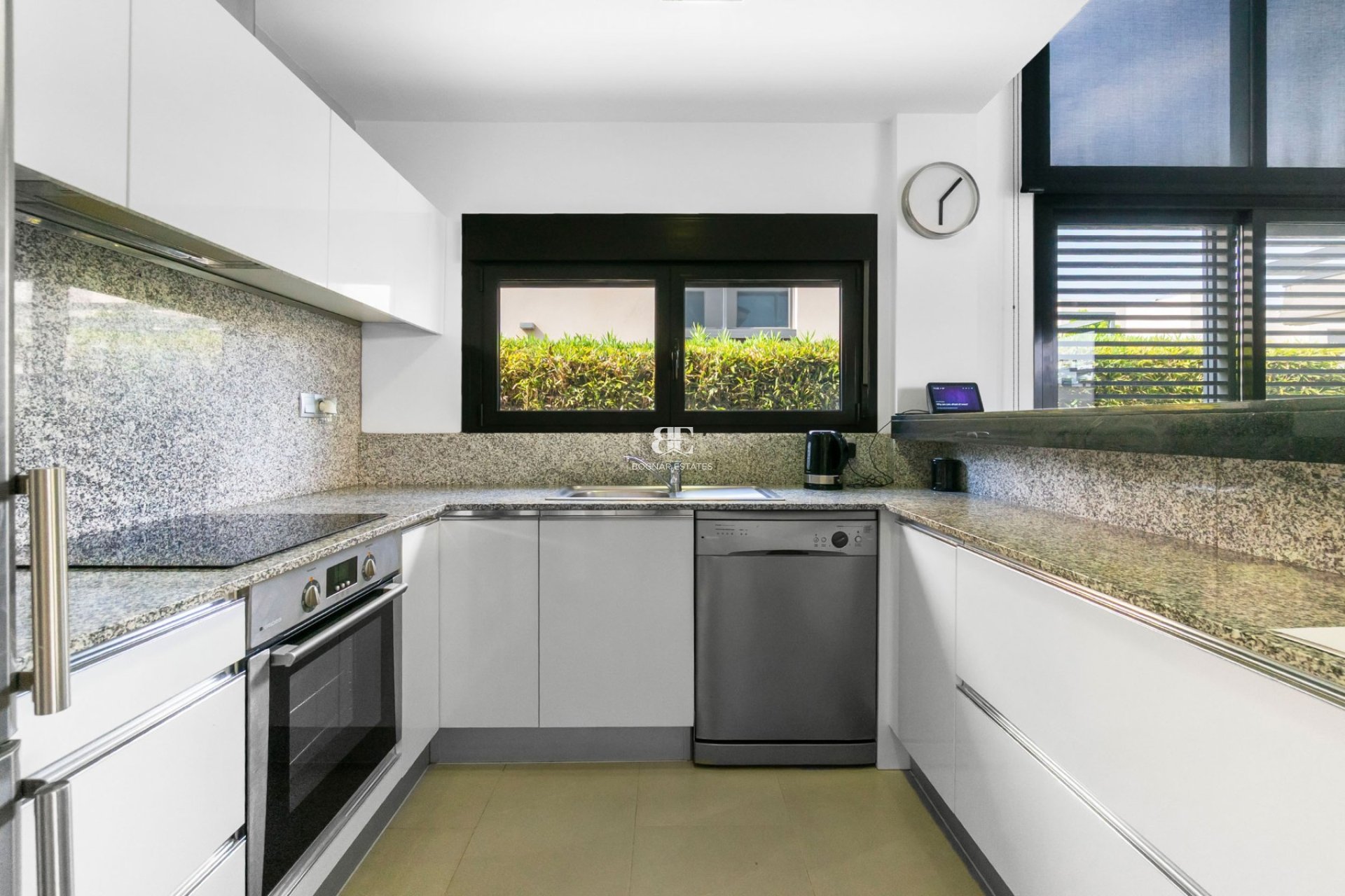 Resale - Villa -
Villamartín - Los Dolses