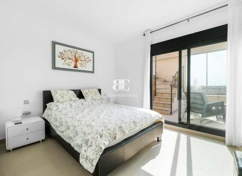 Resale - Villa -
Villamartín - Los Dolses