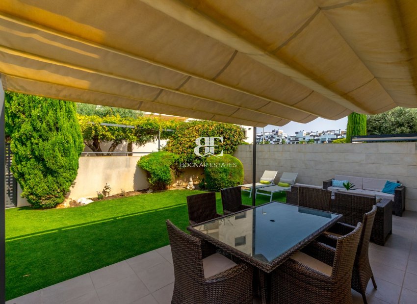 Resale - Villa -
Villamartín - Los Dolses