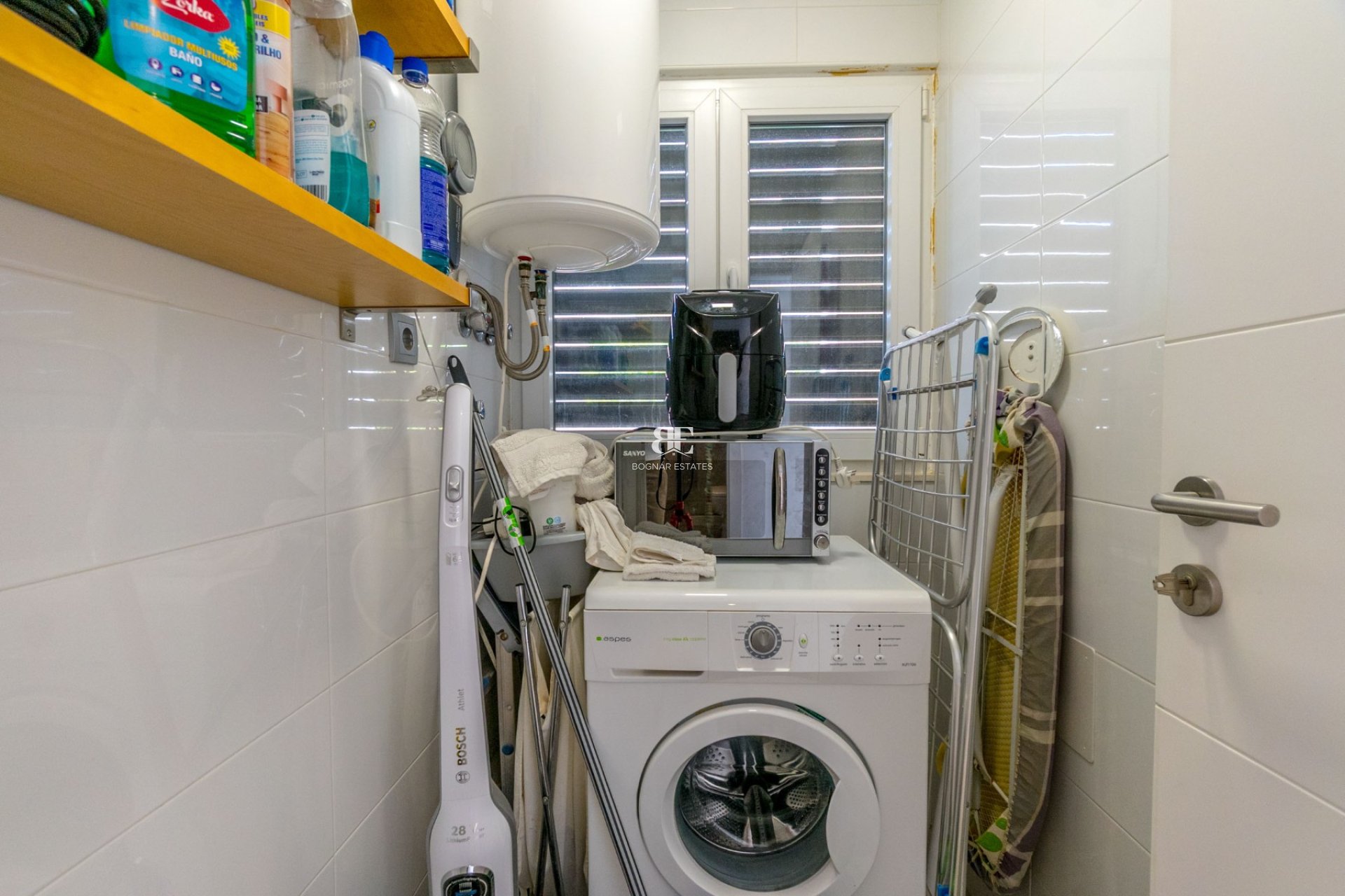 Resale - Villa -
Villamartín - Los Dolses