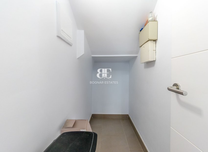 Resale - Villa -
Villamartín - Los Dolses