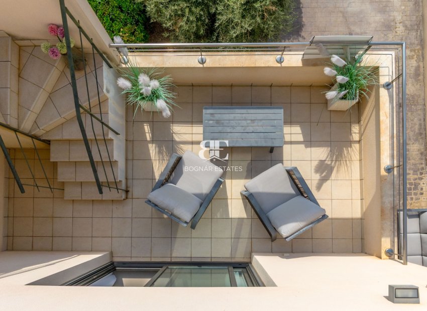 Resale - Villa -
Villamartín - Los Dolses