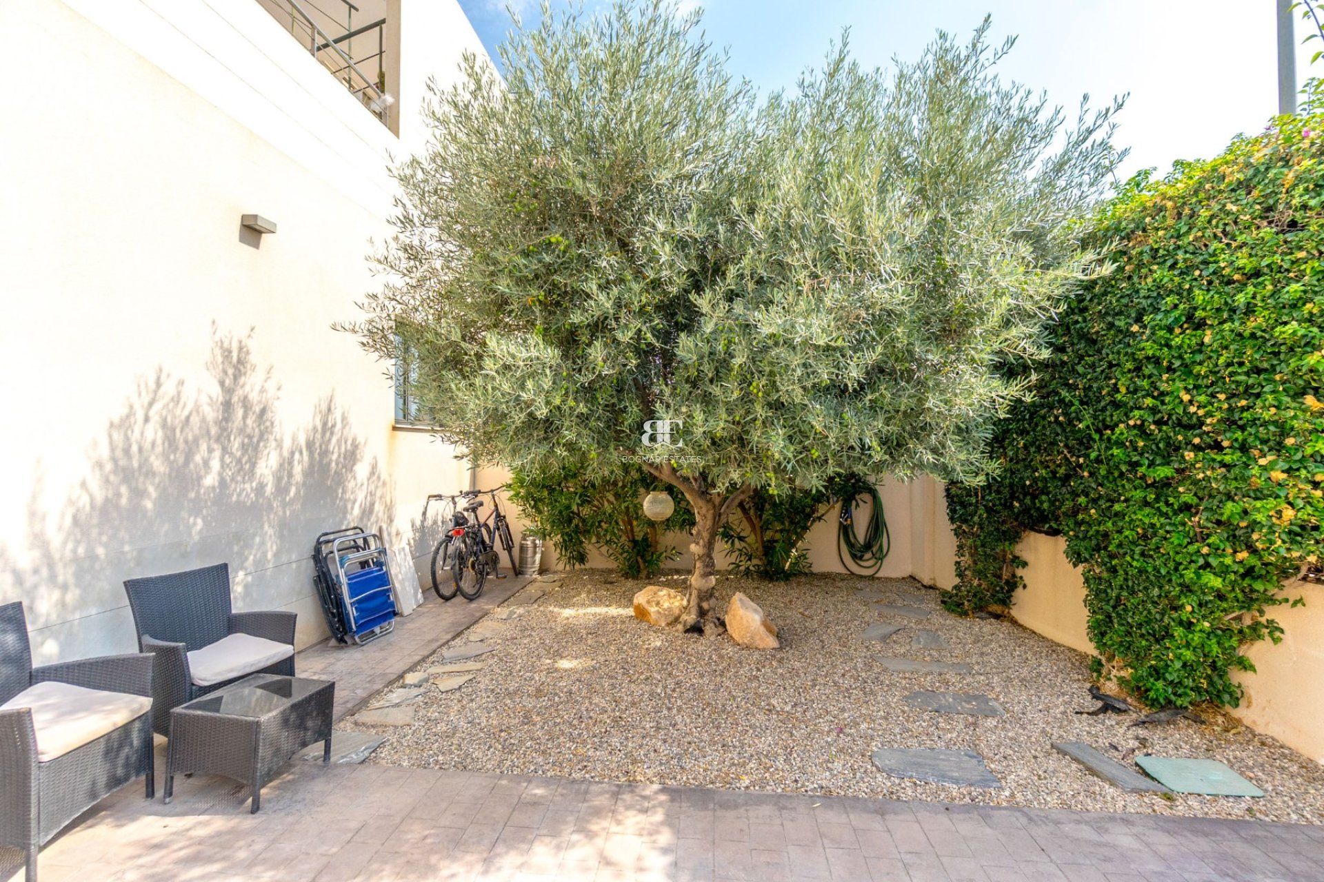 Resale - Villa -
Villamartín - Los Dolses