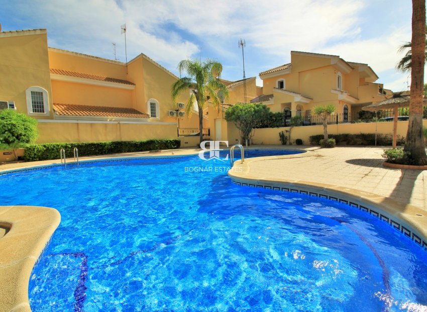 Resale - Villa -
Villamartín - Los Dolses