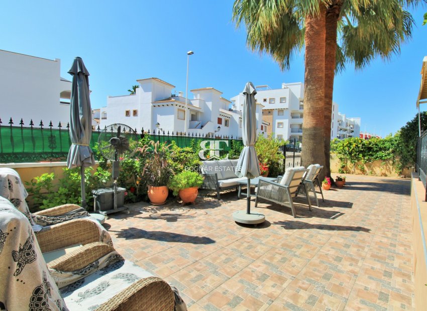 Resale - Villa -
Villamartín - Los Dolses