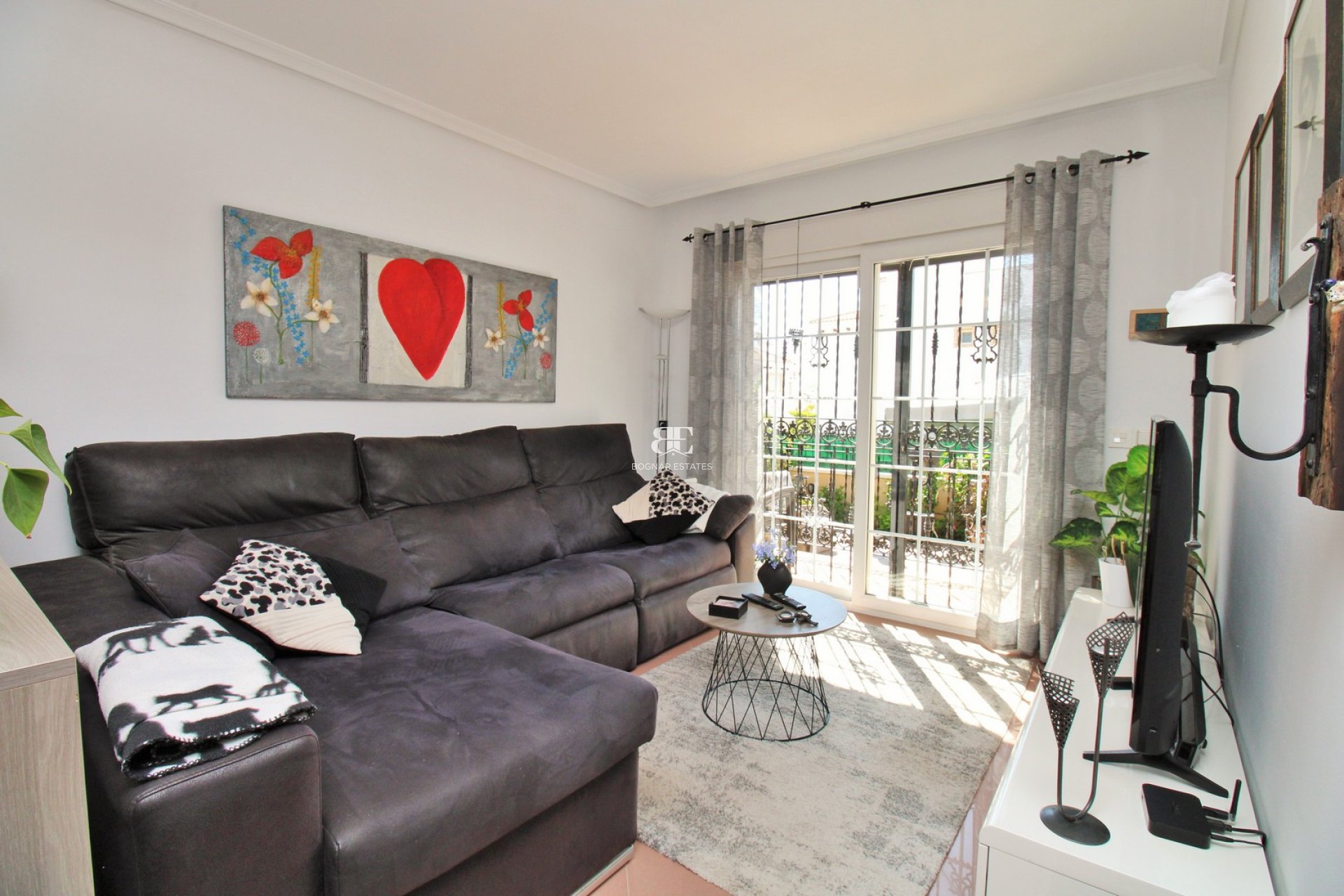 Resale - Villa -
Villamartín - Los Dolses