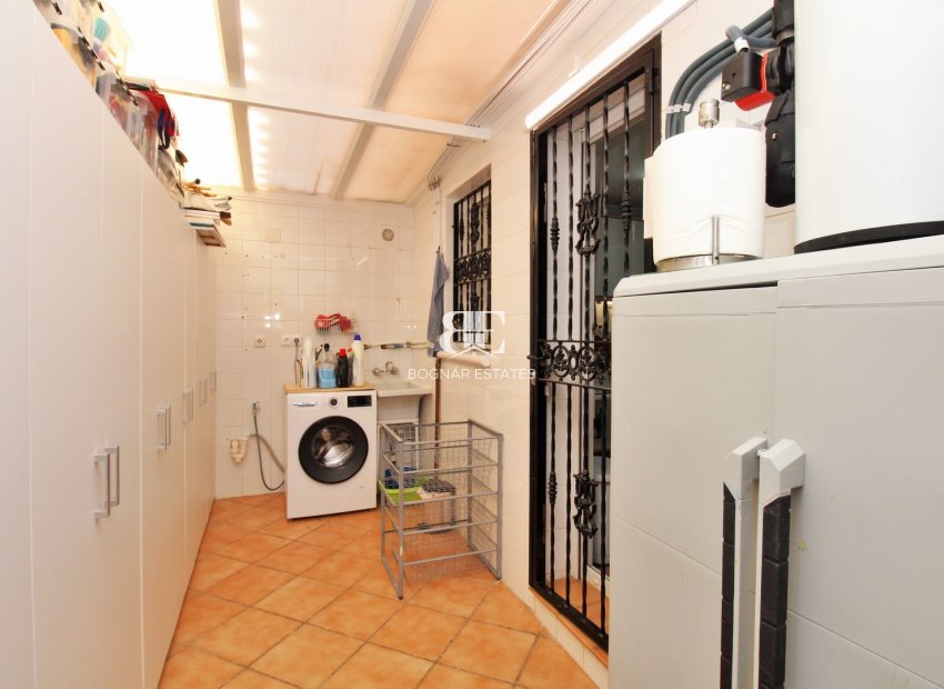 Resale - Villa -
Villamartín - Los Dolses