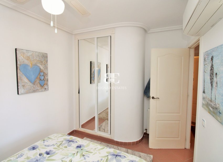 Resale - Villa -
Villamartín - Los Dolses