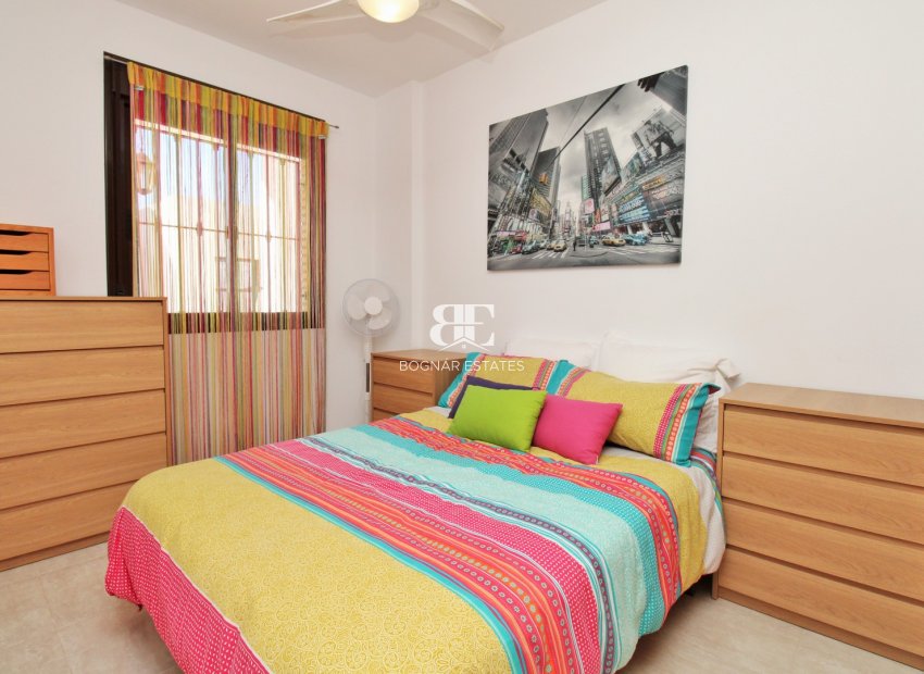 Resale - Villa -
Villamartín - PAU 8