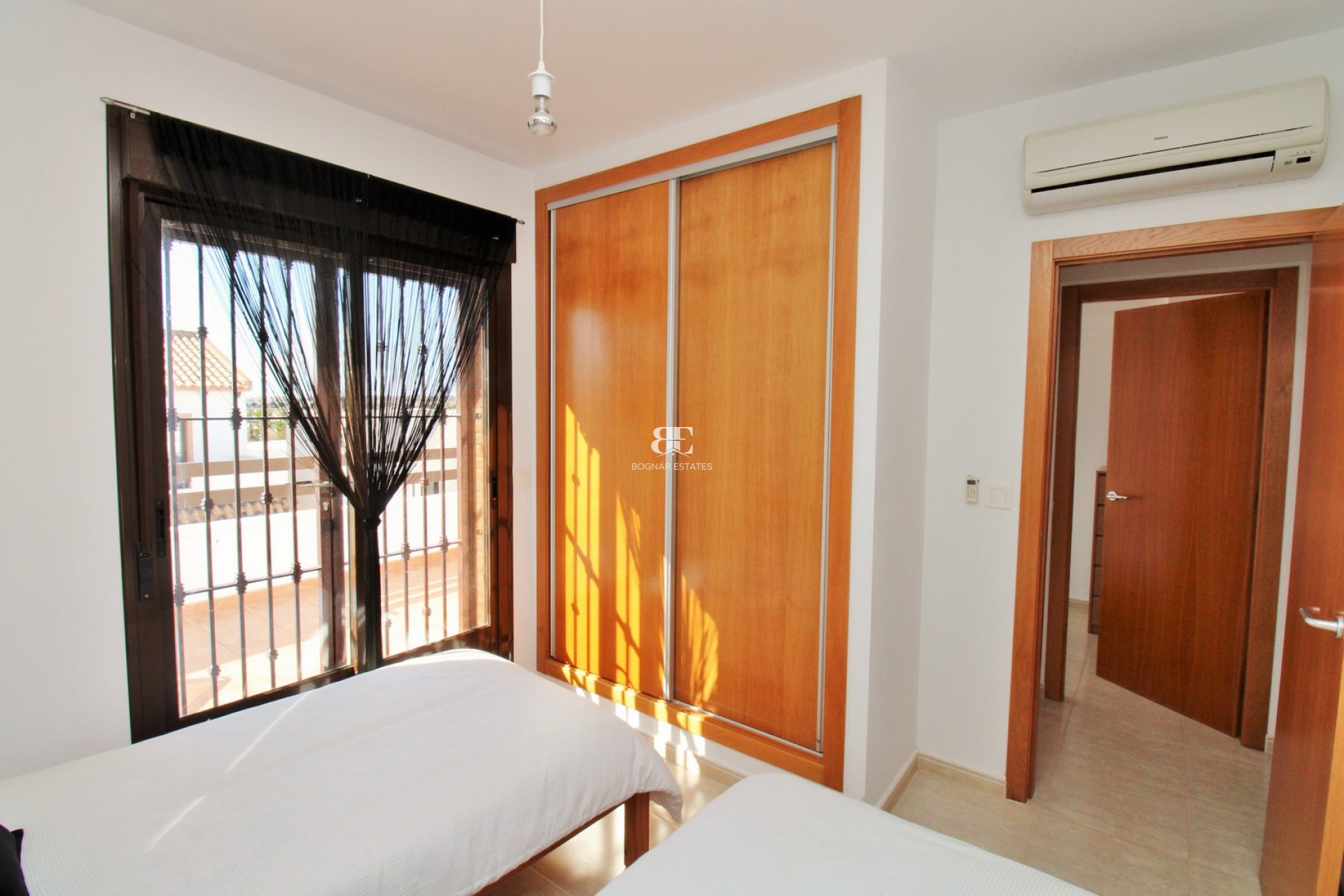 Resale - Villa -
Villamartín - PAU 8