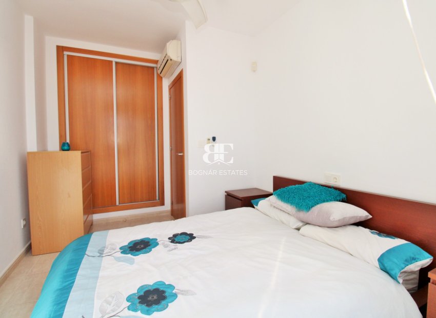Resale - Villa -
Villamartín - PAU 8
