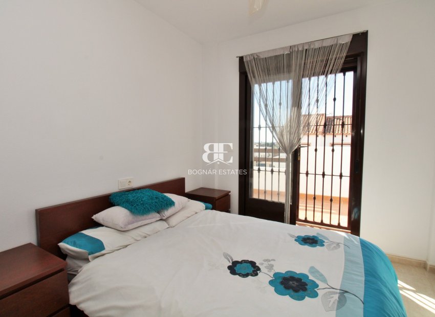Resale - Villa -
Villamartín - PAU 8