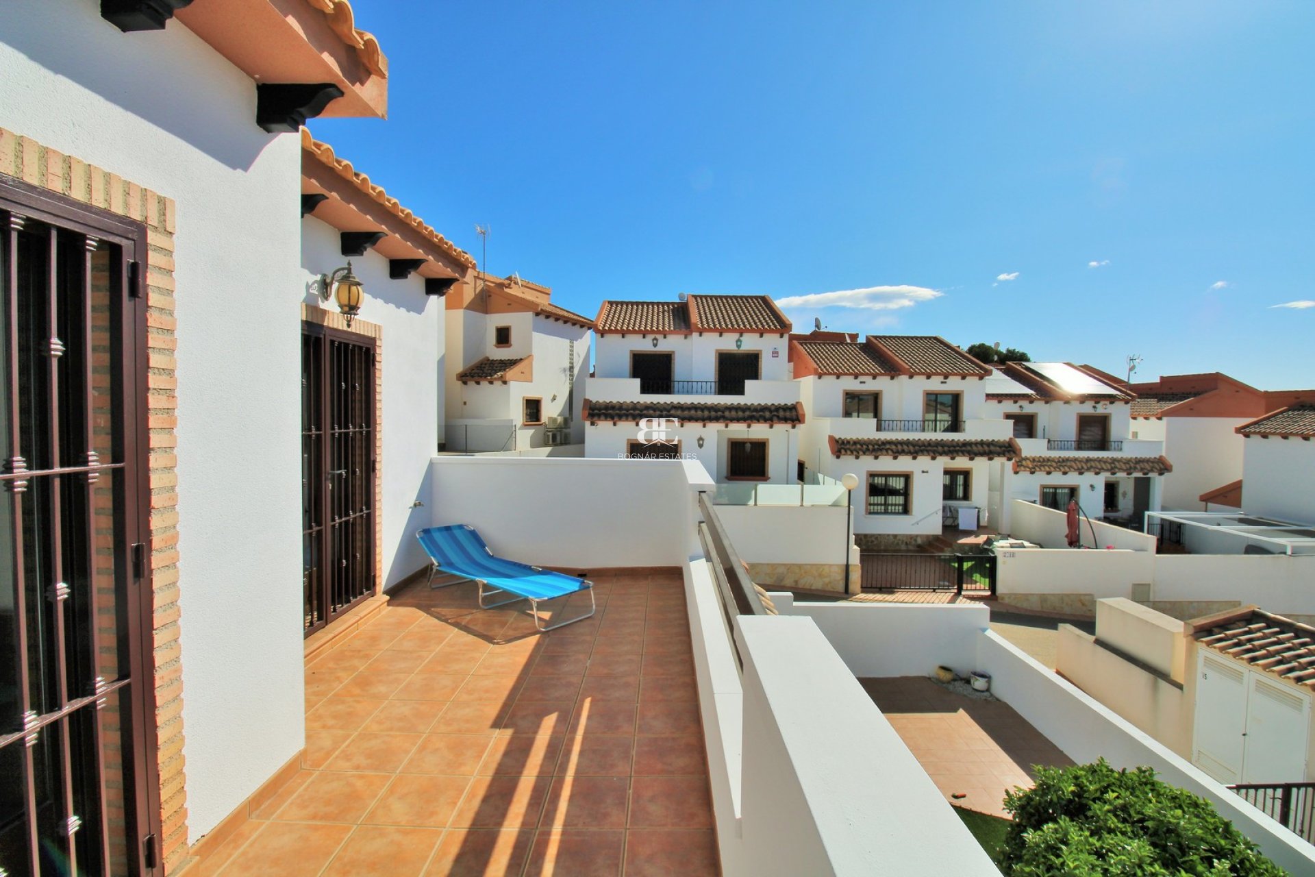 Resale - Villa -
Villamartín - PAU 8