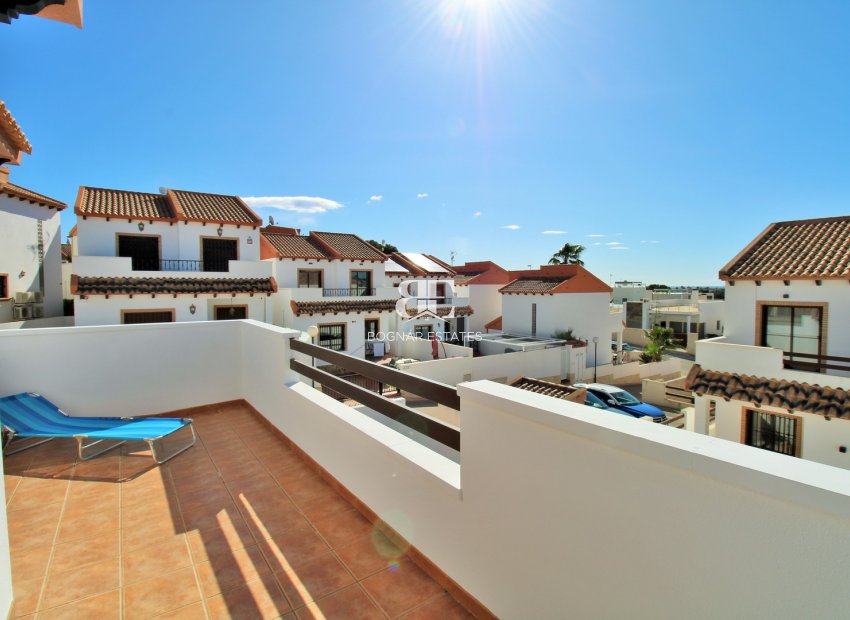 Resale - Villa -
Villamartín - PAU 8