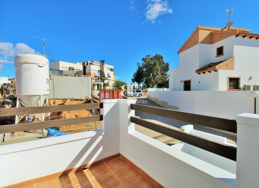 Resale - Villa -
Villamartín - PAU 8