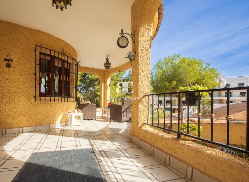 Resale - Villa -
Villamartín - Res. Las Filipinas