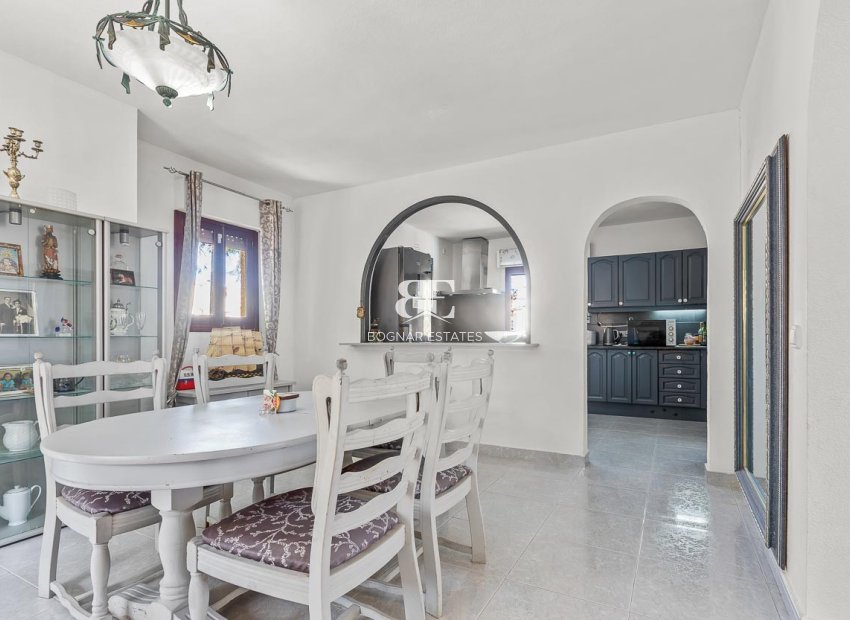 Resale - Villa -
Villamartín - Res. Las Filipinas