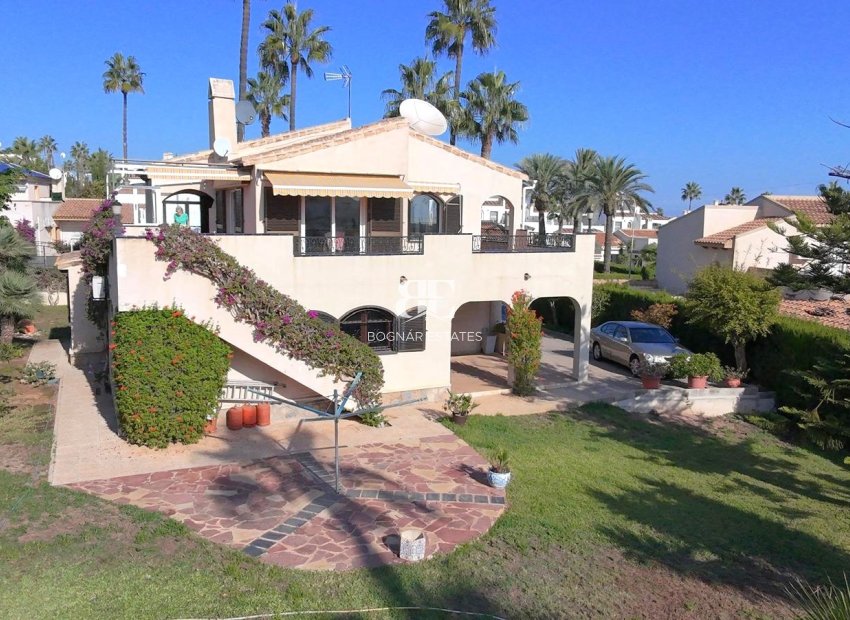 Resale - Villa -
Villamartín