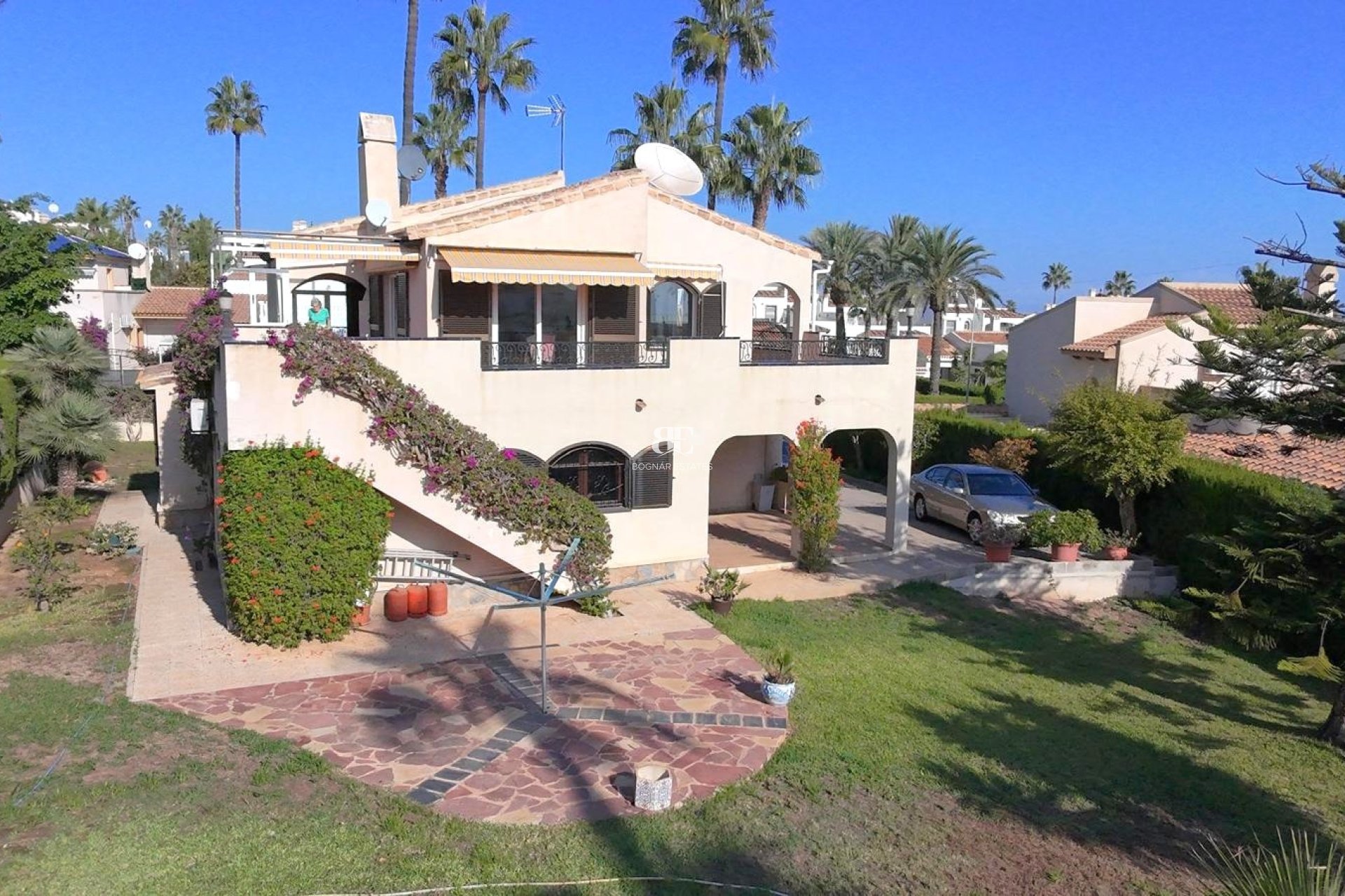 Resale - Villa -
Villamartín