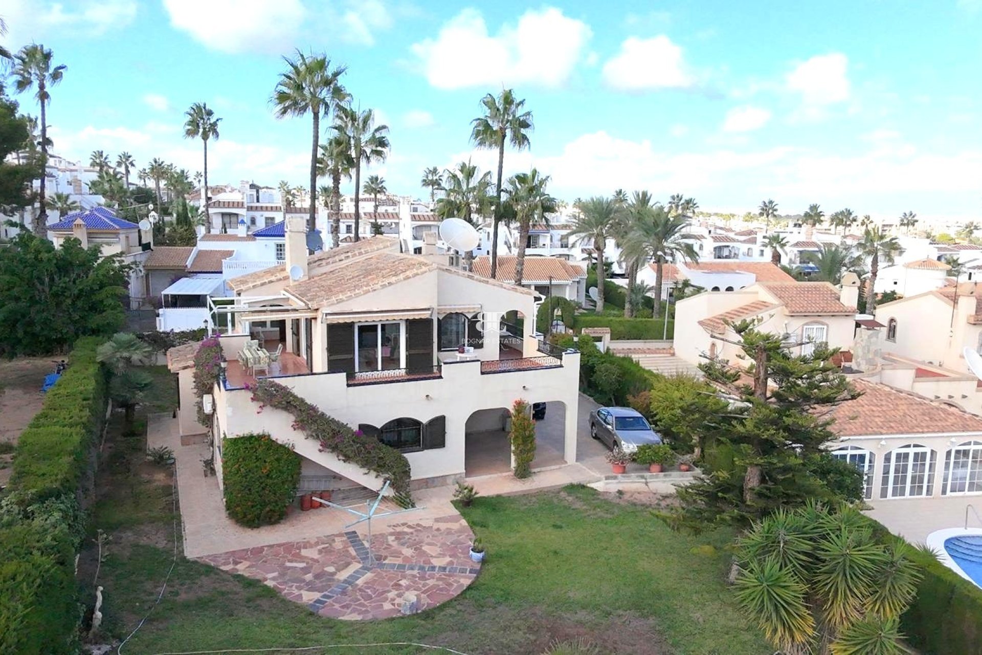 Resale - Villa -
Villamartín