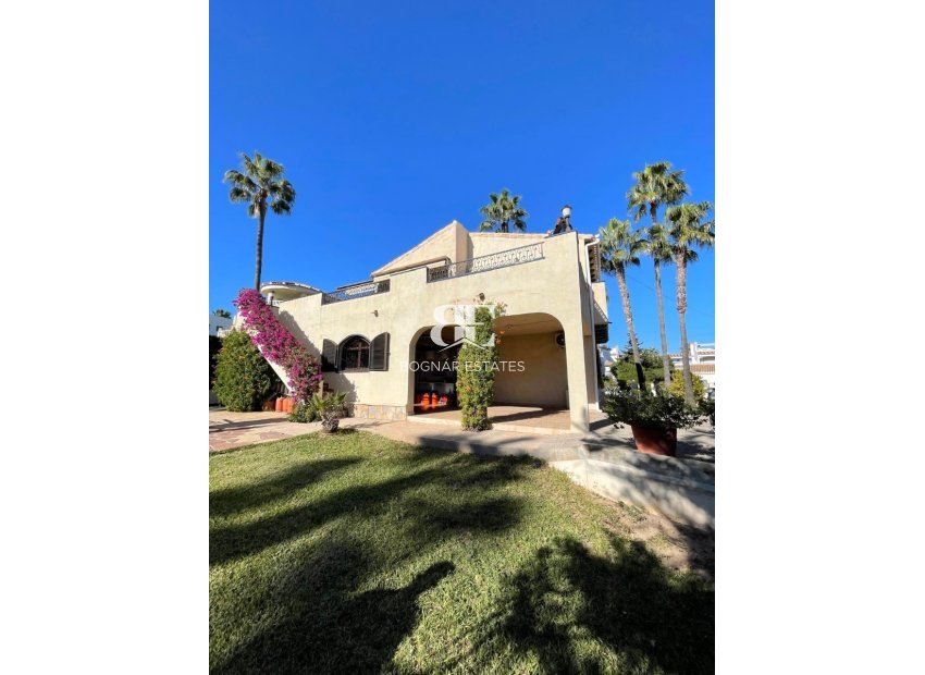 Resale - Villa -
Villamartín