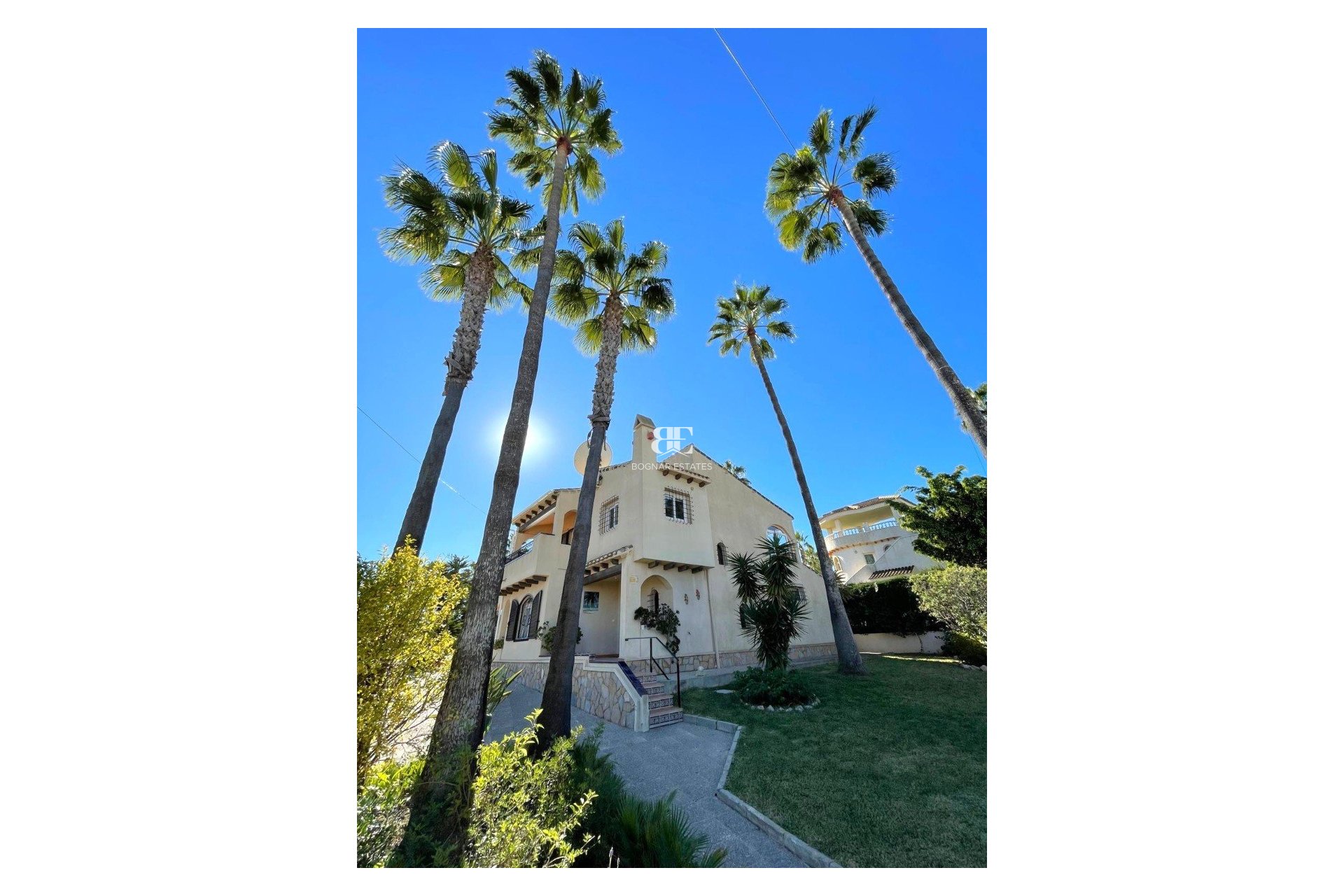 Resale - Villa -
Villamartín