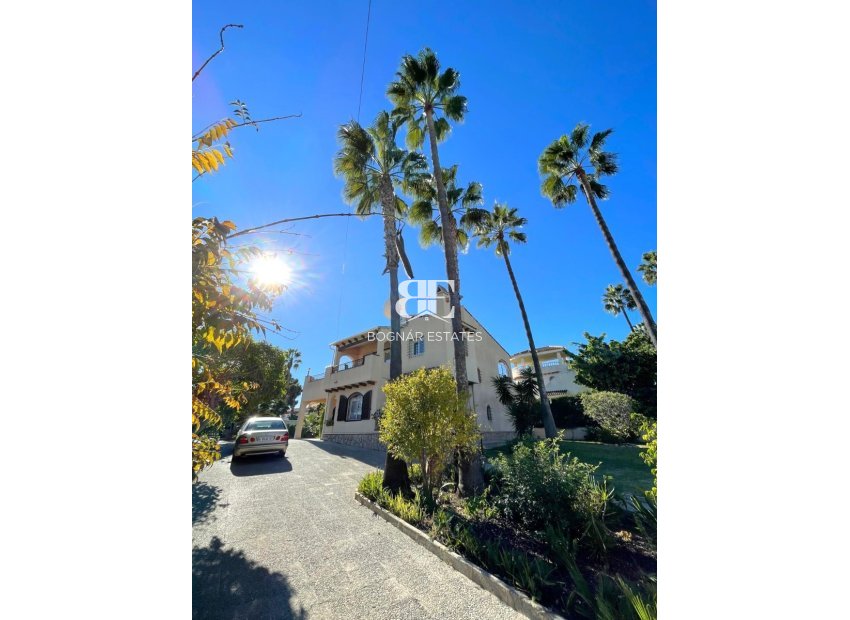 Resale - Villa -
Villamartín