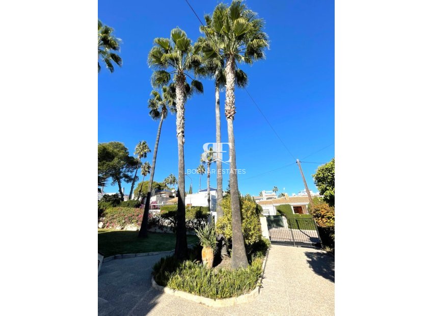 Resale - Villa -
Villamartín