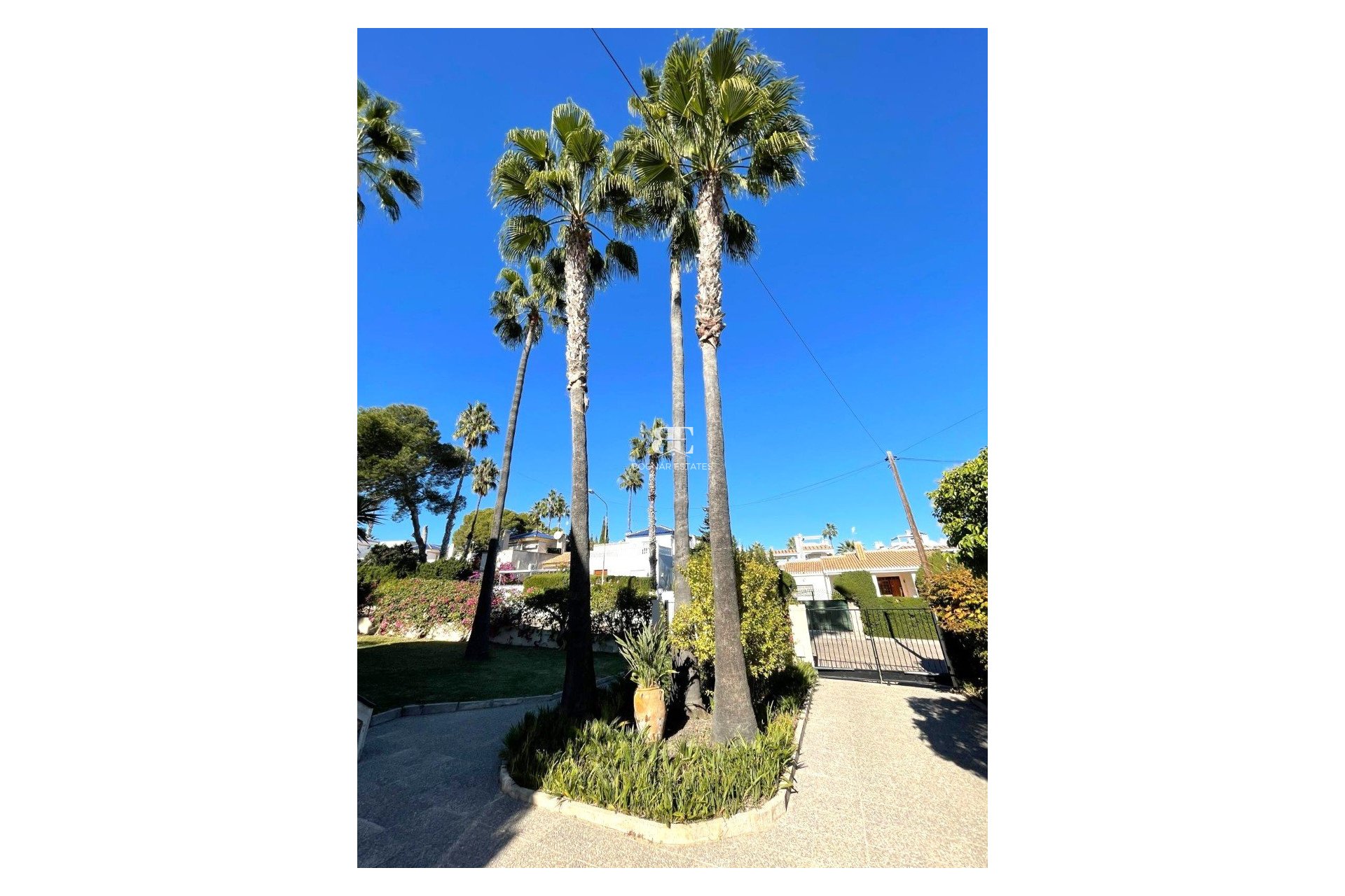 Resale - Villa -
Villamartín