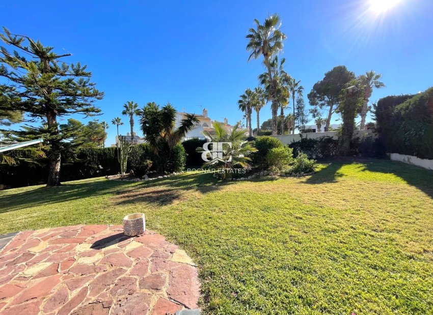 Resale - Villa -
Villamartín