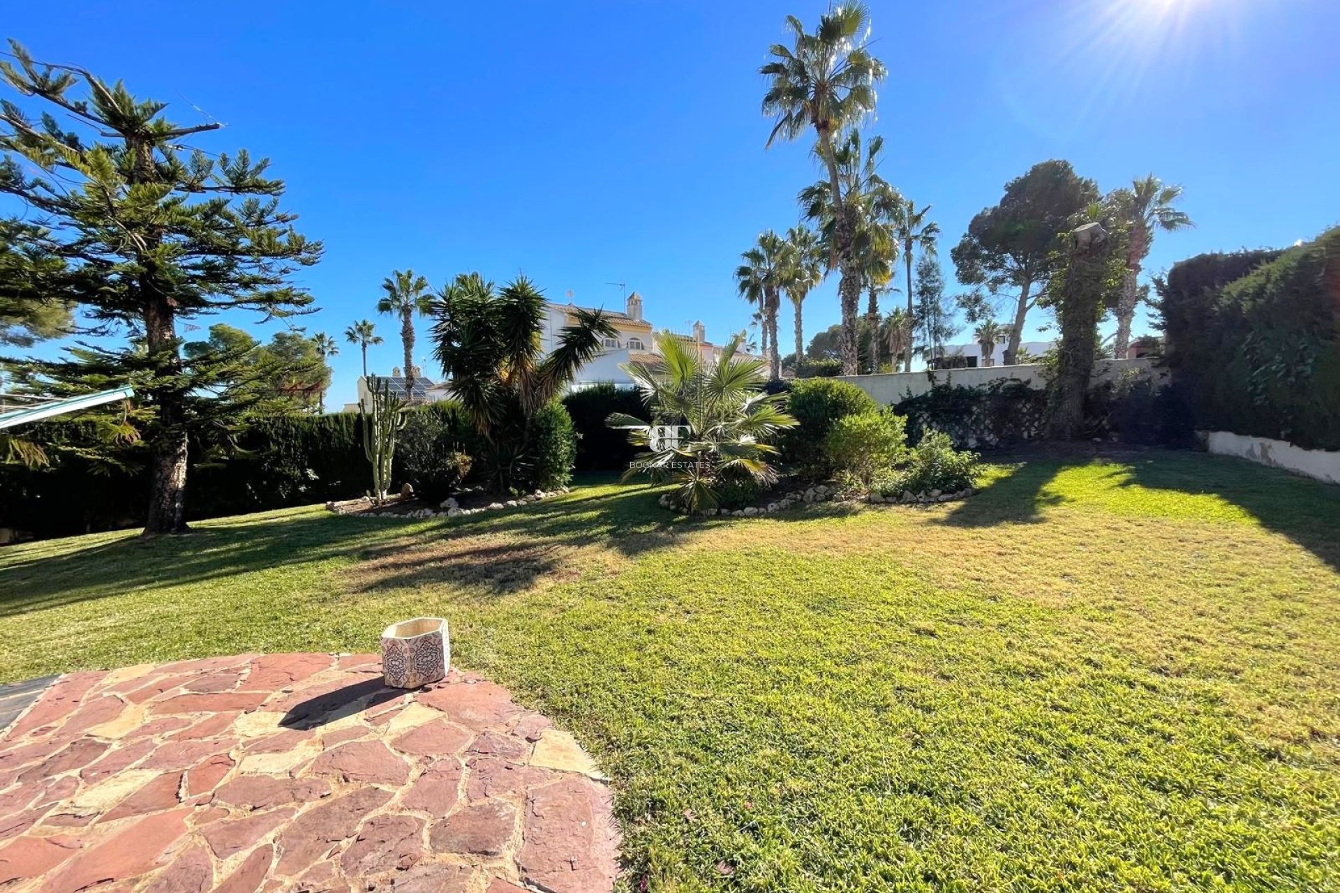 Resale - Villa -
Villamartín