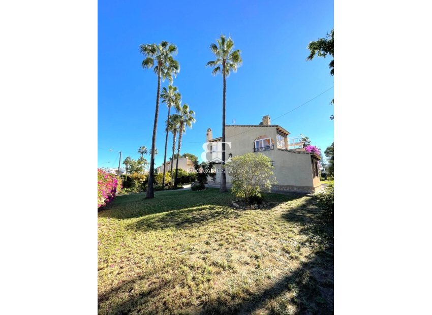 Resale - Villa -
Villamartín