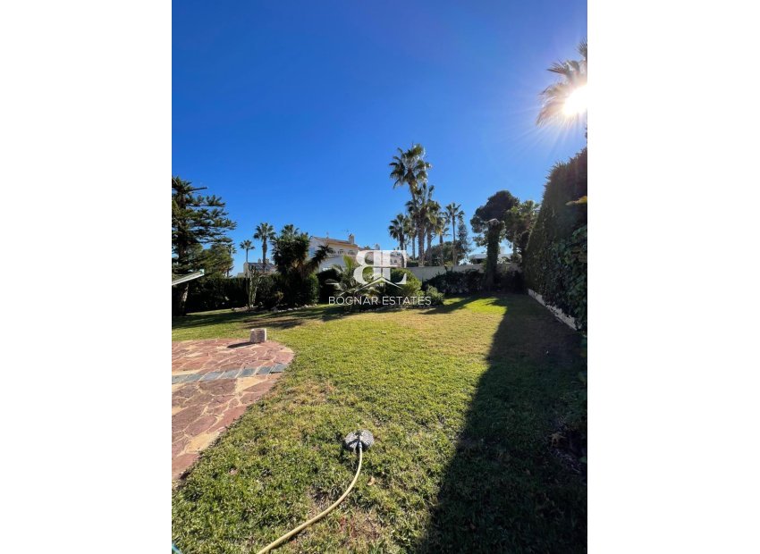 Resale - Villa -
Villamartín