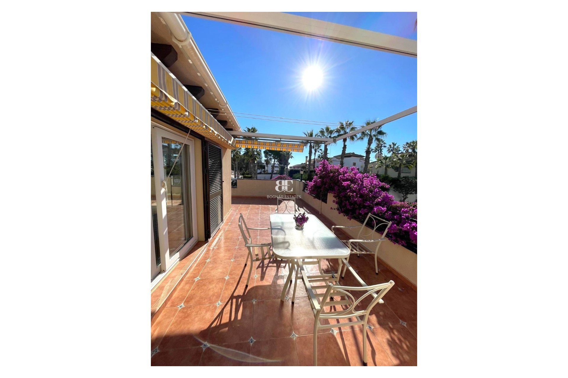 Resale - Villa -
Villamartín