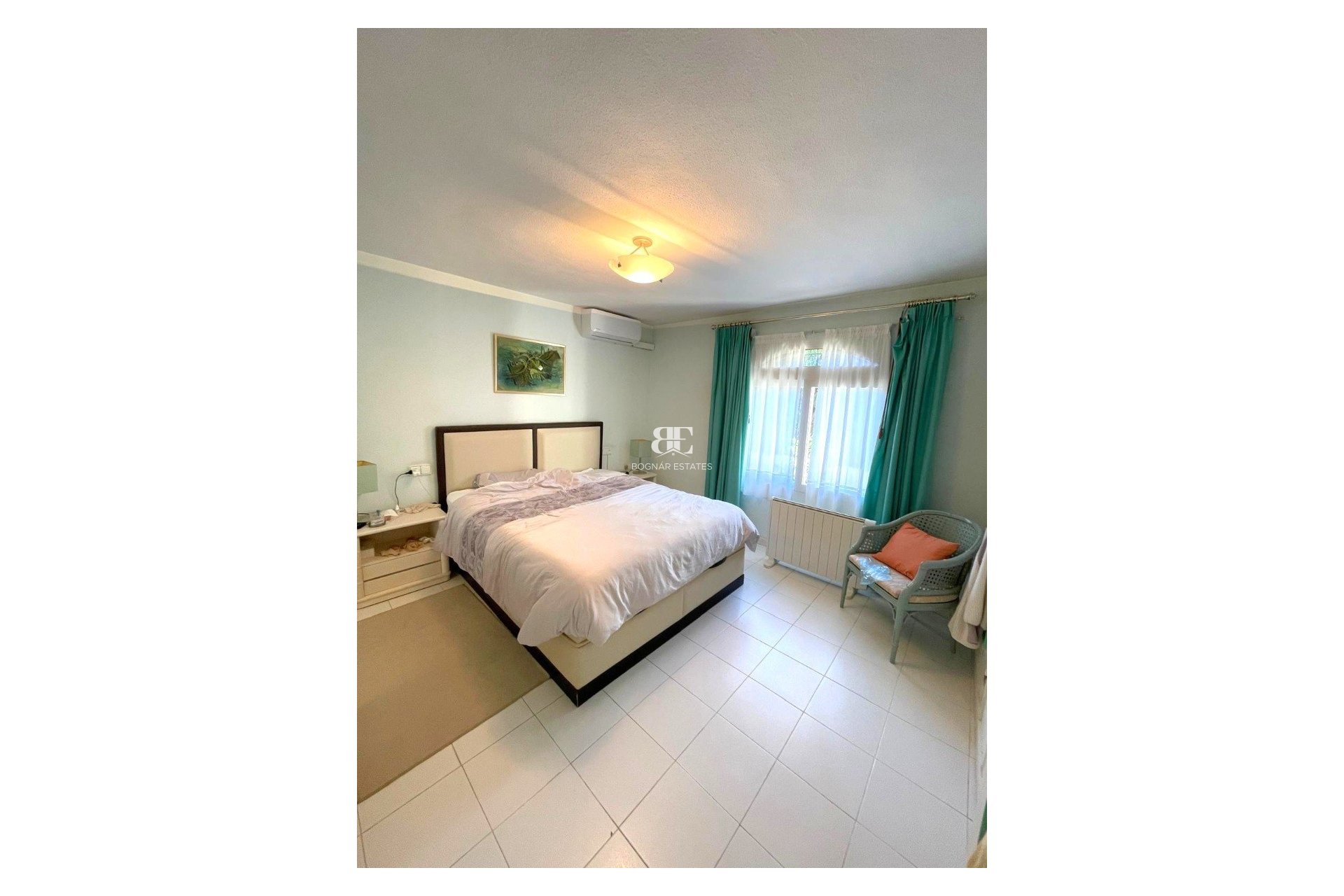 Resale - Villa -
Villamartín