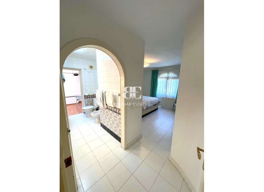 Resale - Villa -
Villamartín