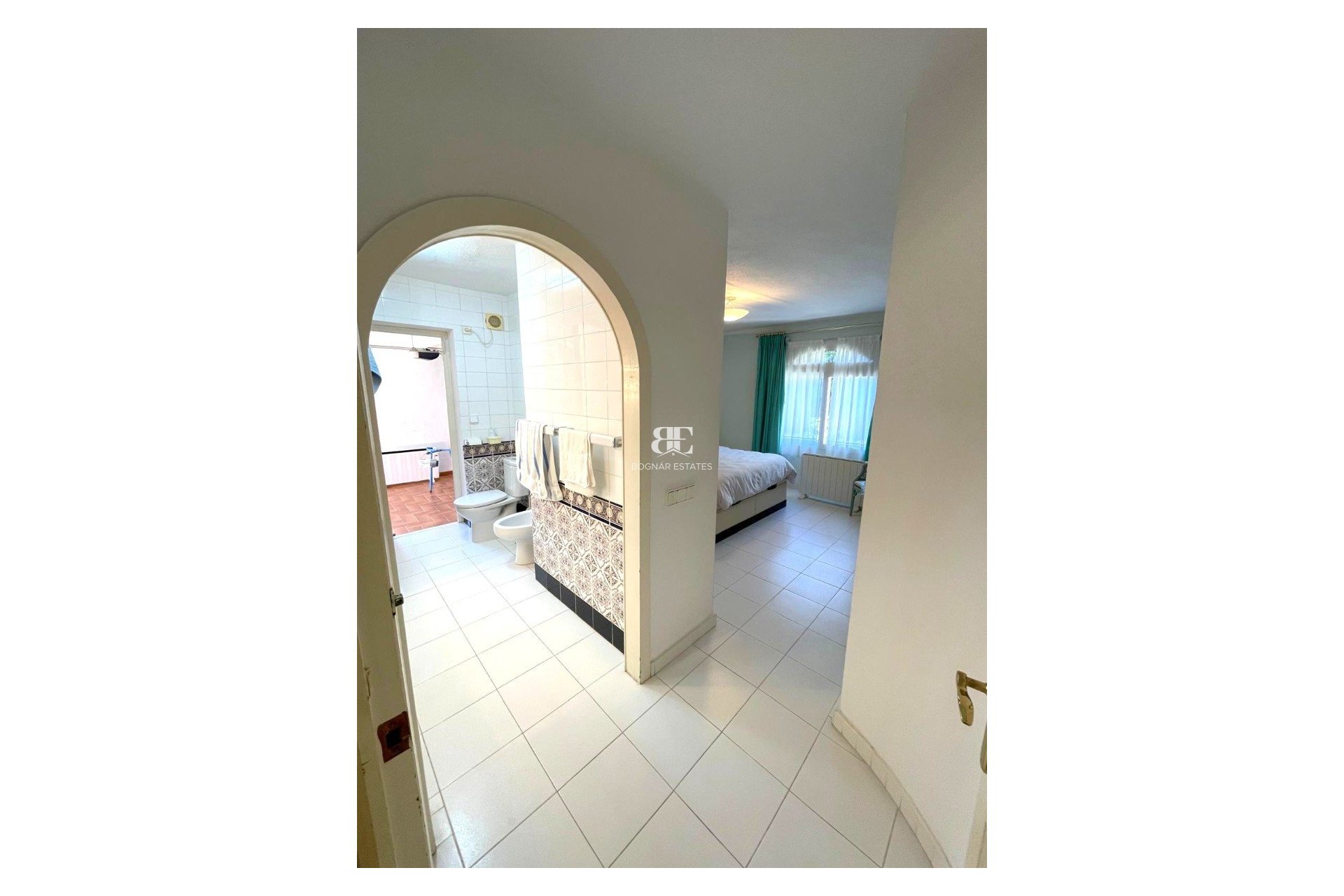 Resale - Villa -
Villamartín