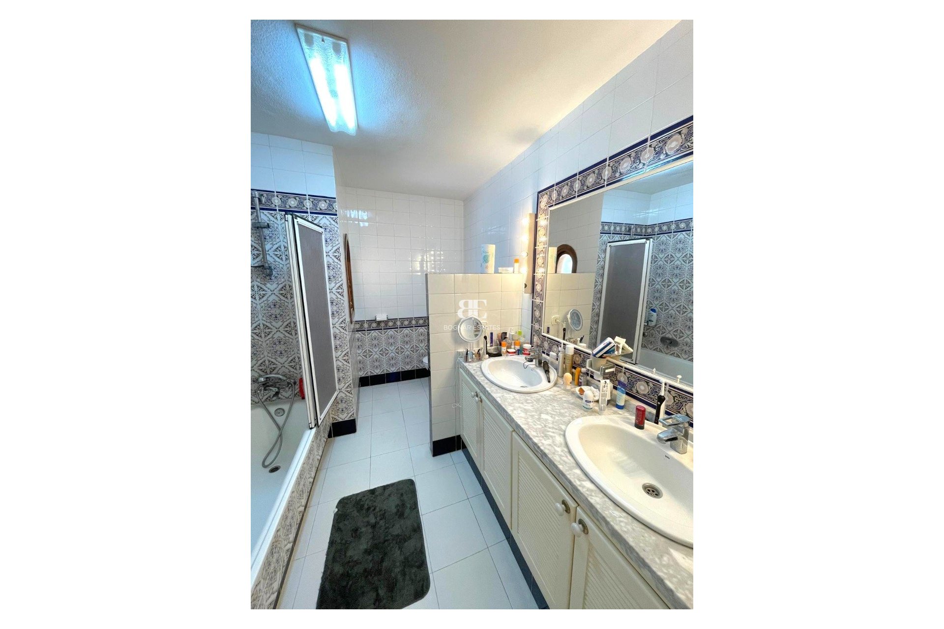 Resale - Villa -
Villamartín