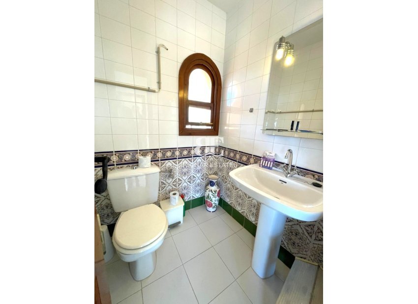 Resale - Villa -
Villamartín