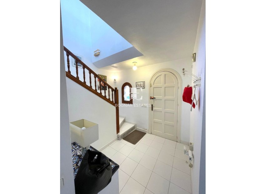 Resale - Villa -
Villamartín