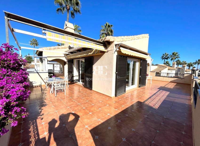 Resale - Villa -
Villamartín