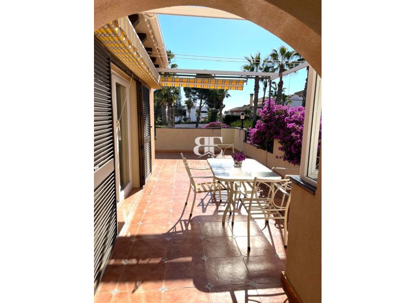 Resale - Villa -
Villamartín