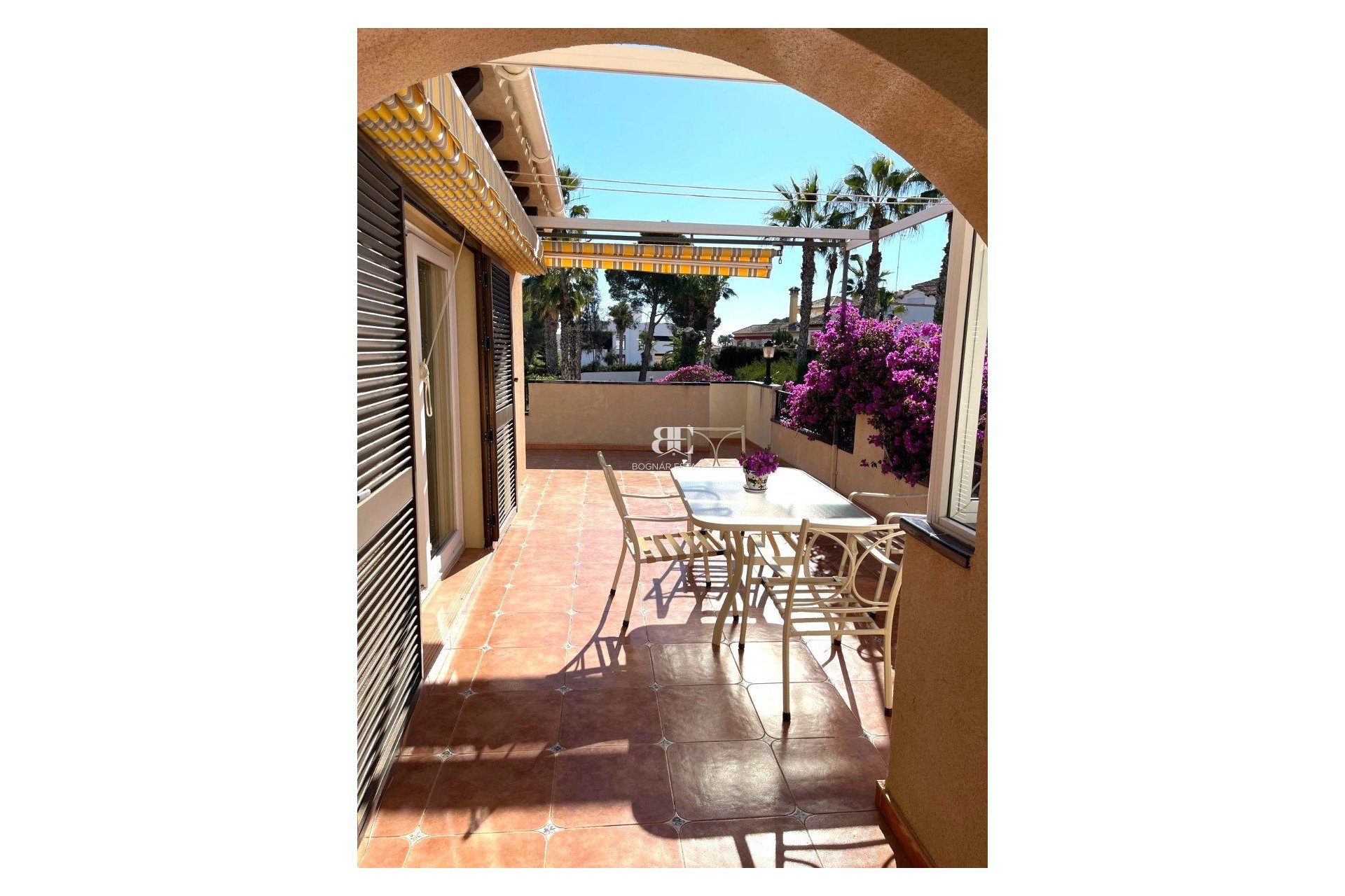 Resale - Villa -
Villamartín