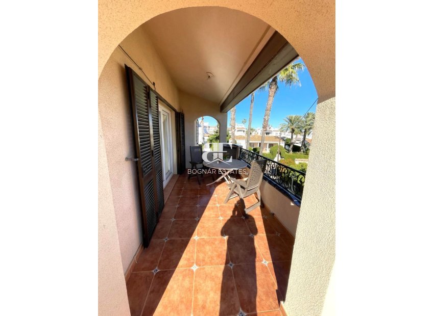 Resale - Villa -
Villamartín