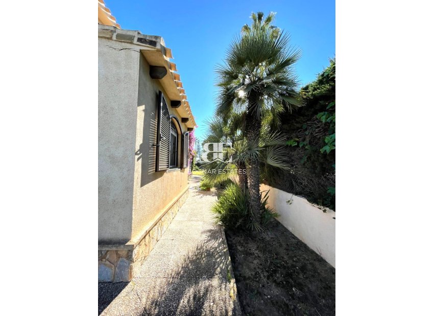 Resale - Villa -
Villamartín