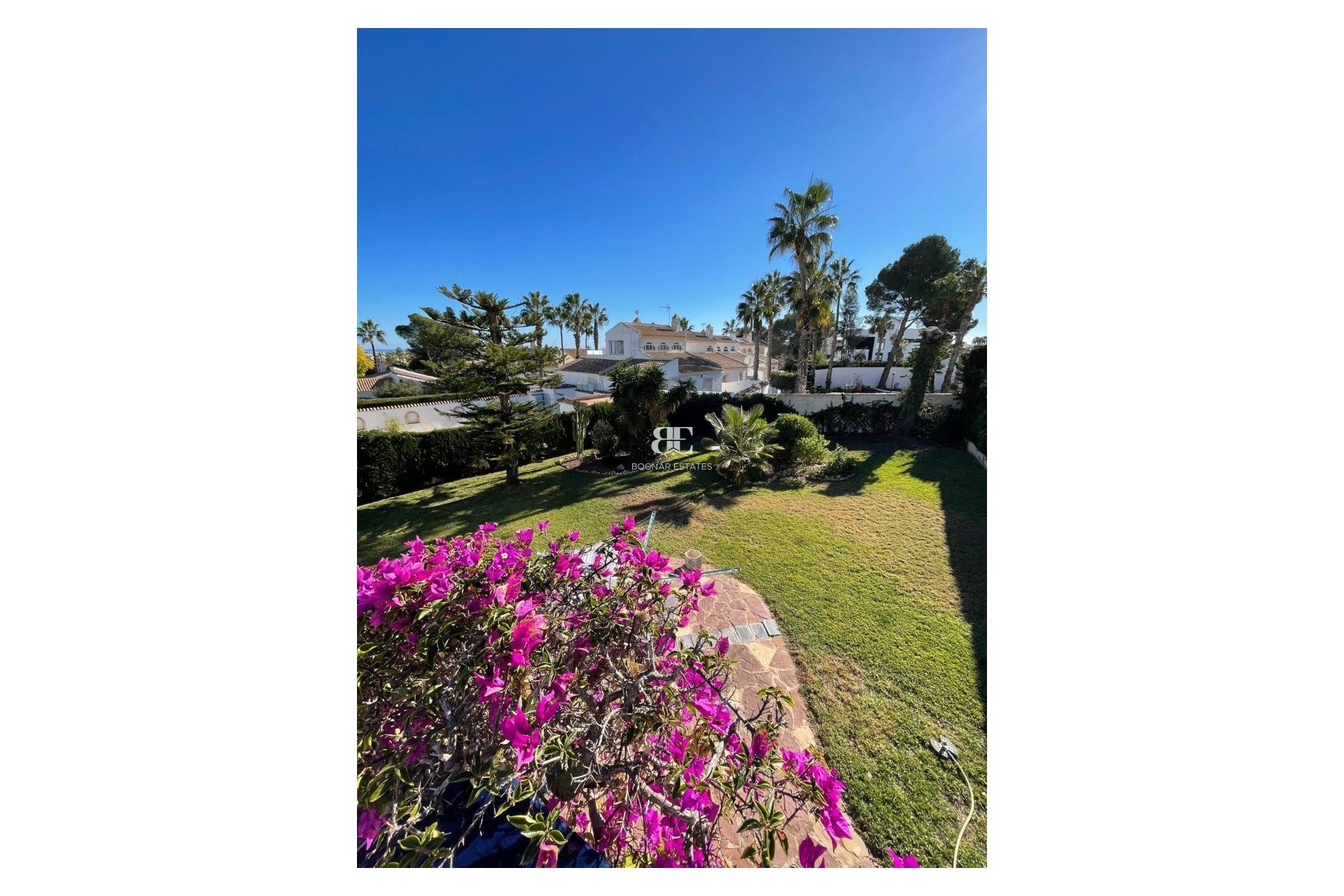 Resale - Villa -
Villamartín