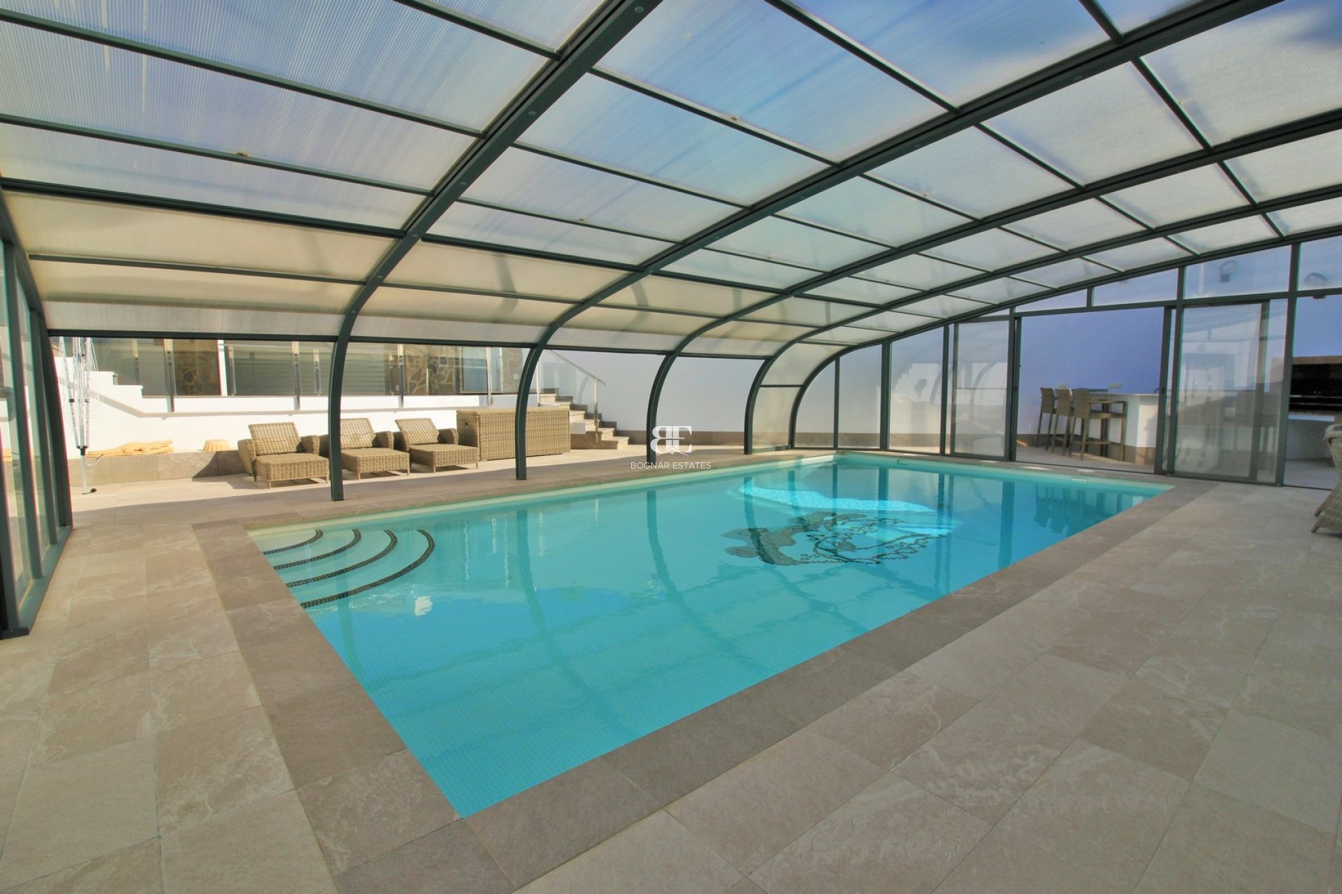 Resale - Villa -
Villamartín